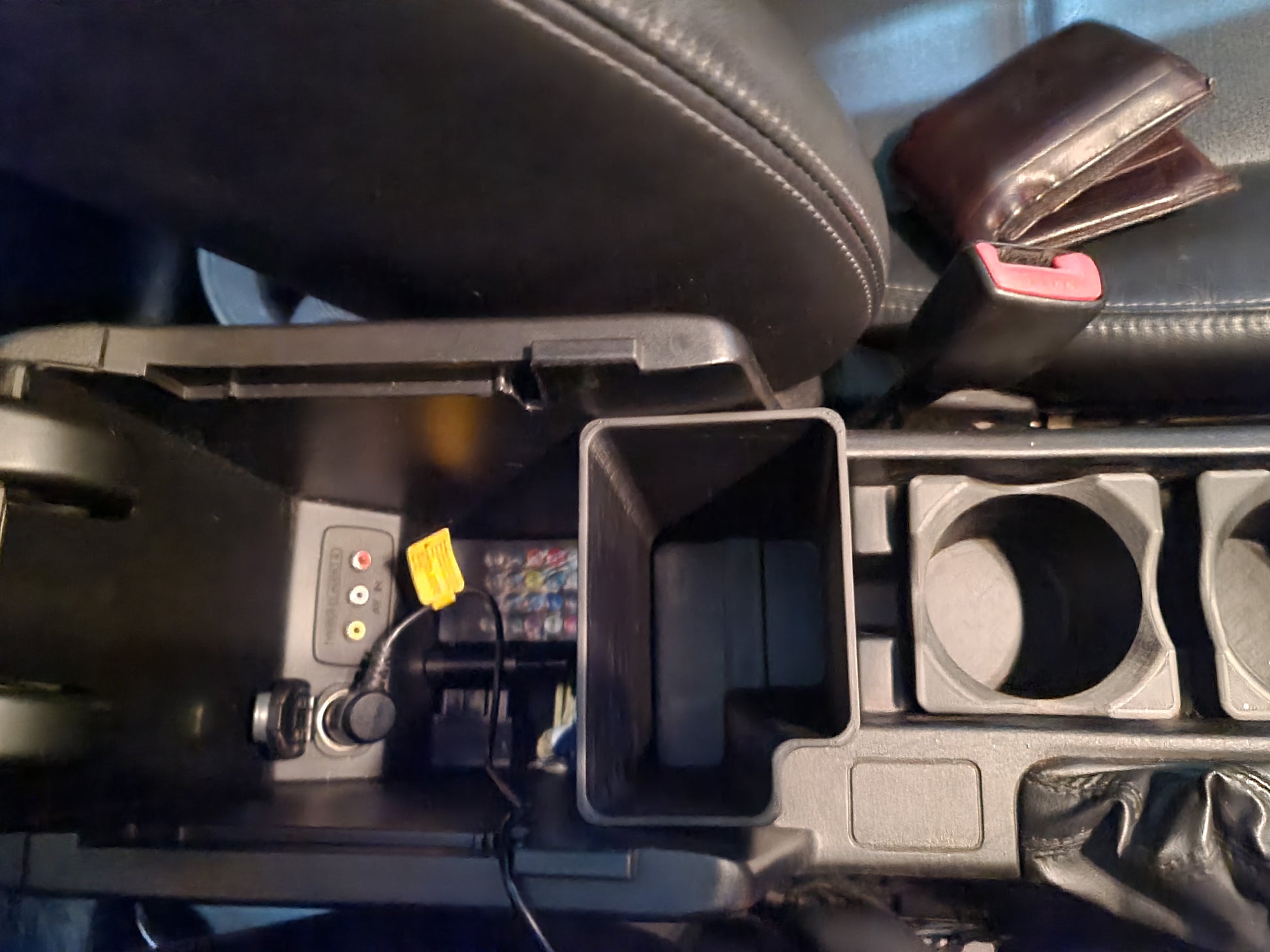 Sh centre console pocket  image 1