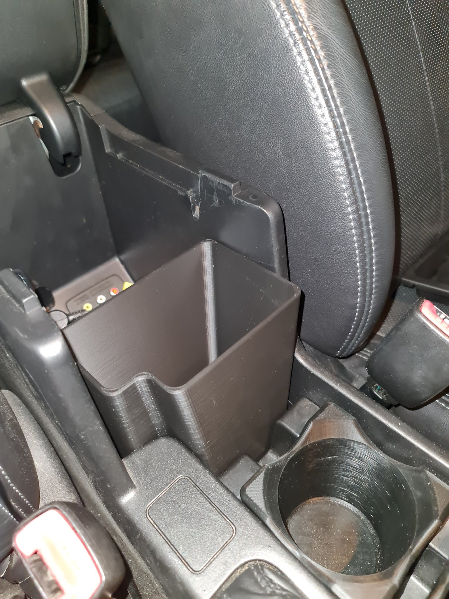 Sh centre console pocket image 5