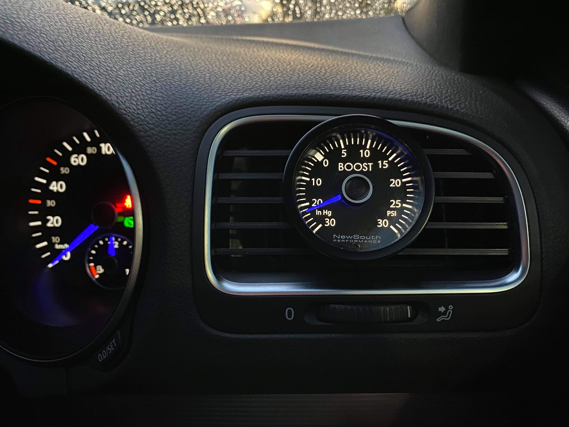 Golf Gti/R vent gauge pods image 12