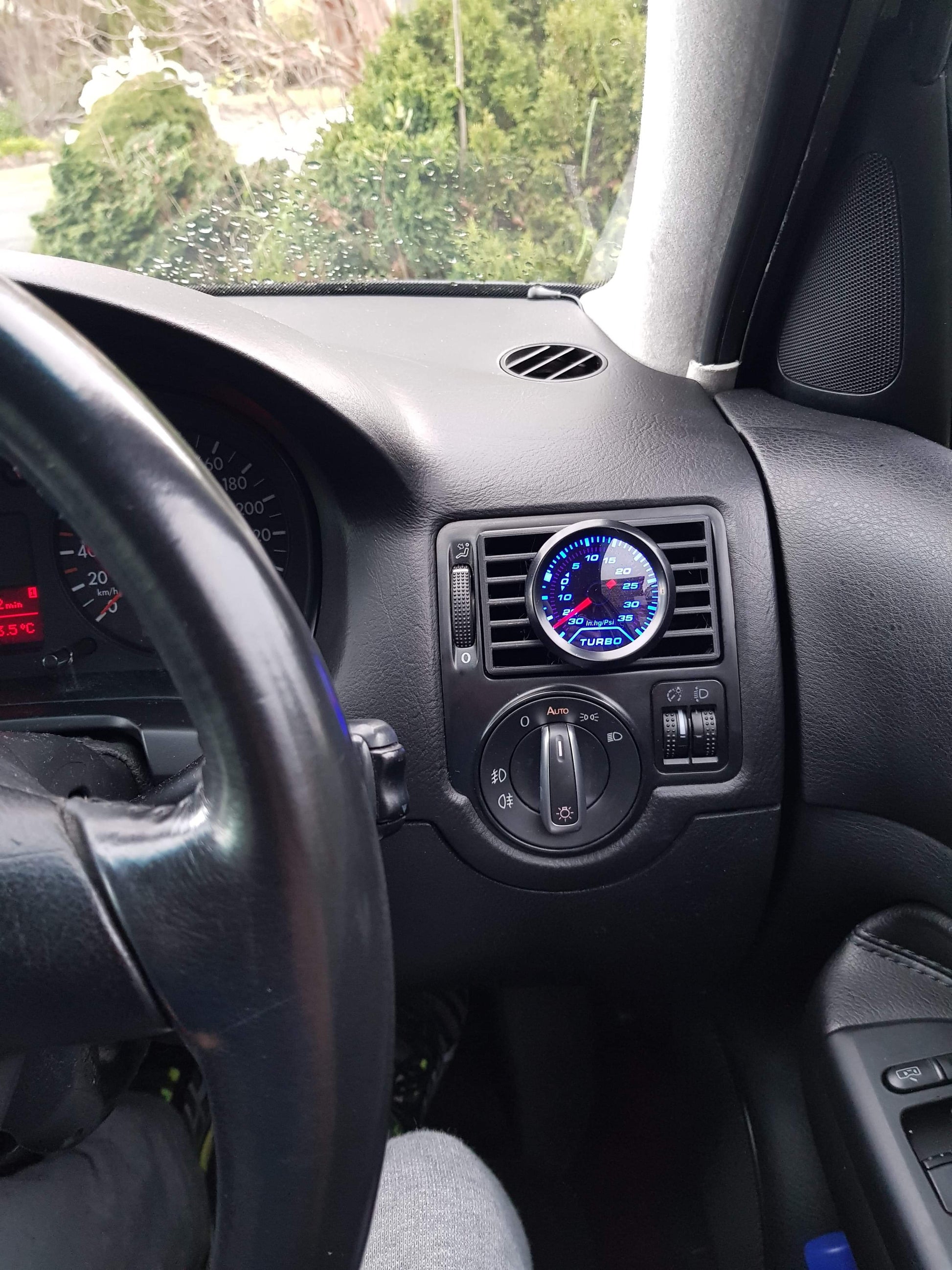 Golf Gti/R vent gauge pods image 10