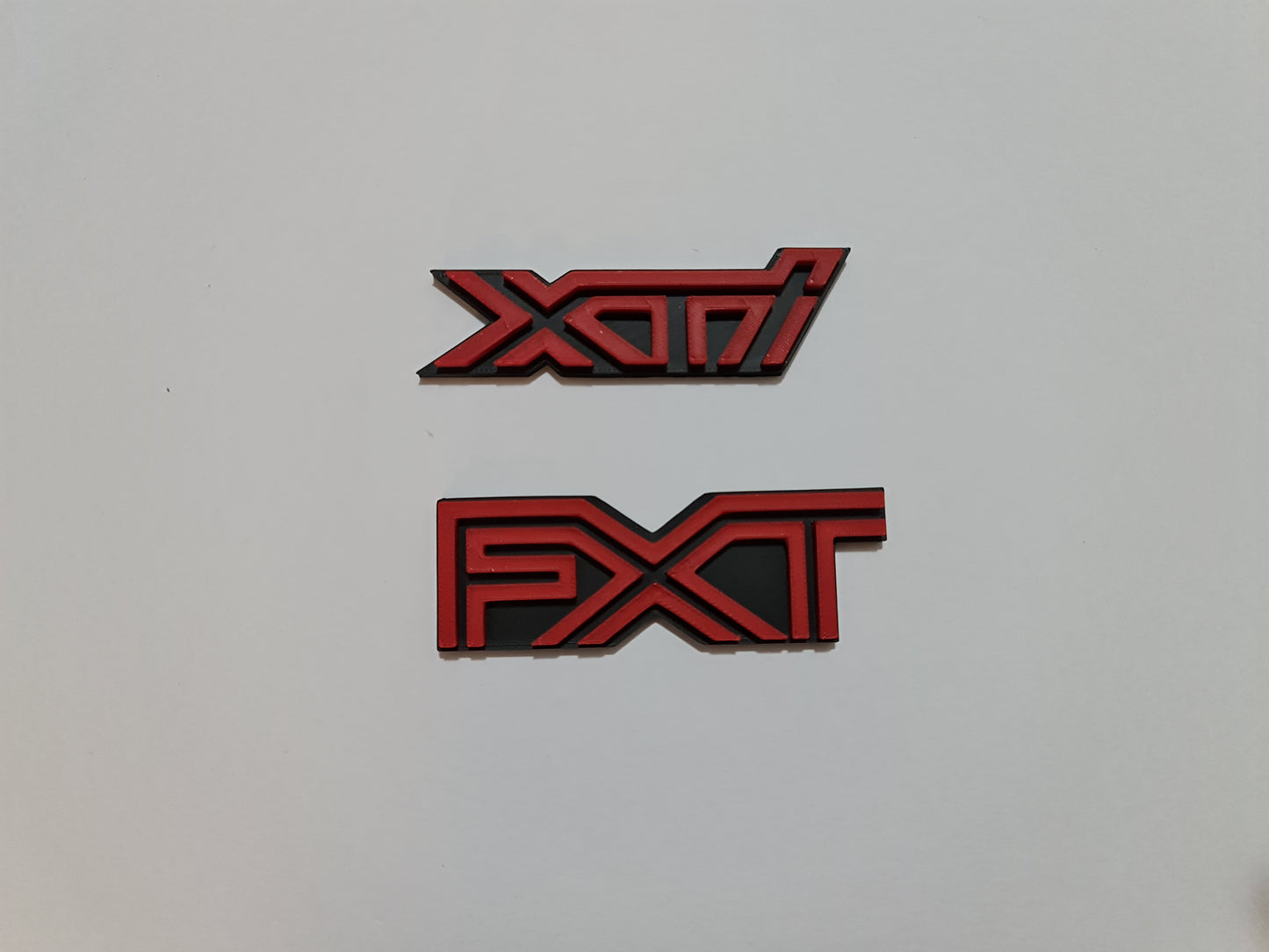 XTi XVi FXT badges image 2